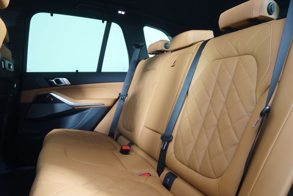 Thumbnail: 2026 BMW X5 - 15