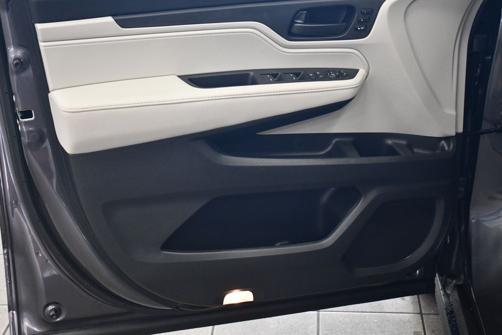 Thumbnail: 2026 Honda Odyssey - 8