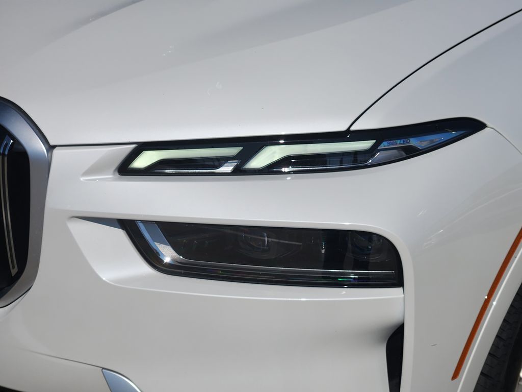 2023 BMW X7 xDrive40i White at Bayway Cadillac of The Woodlands