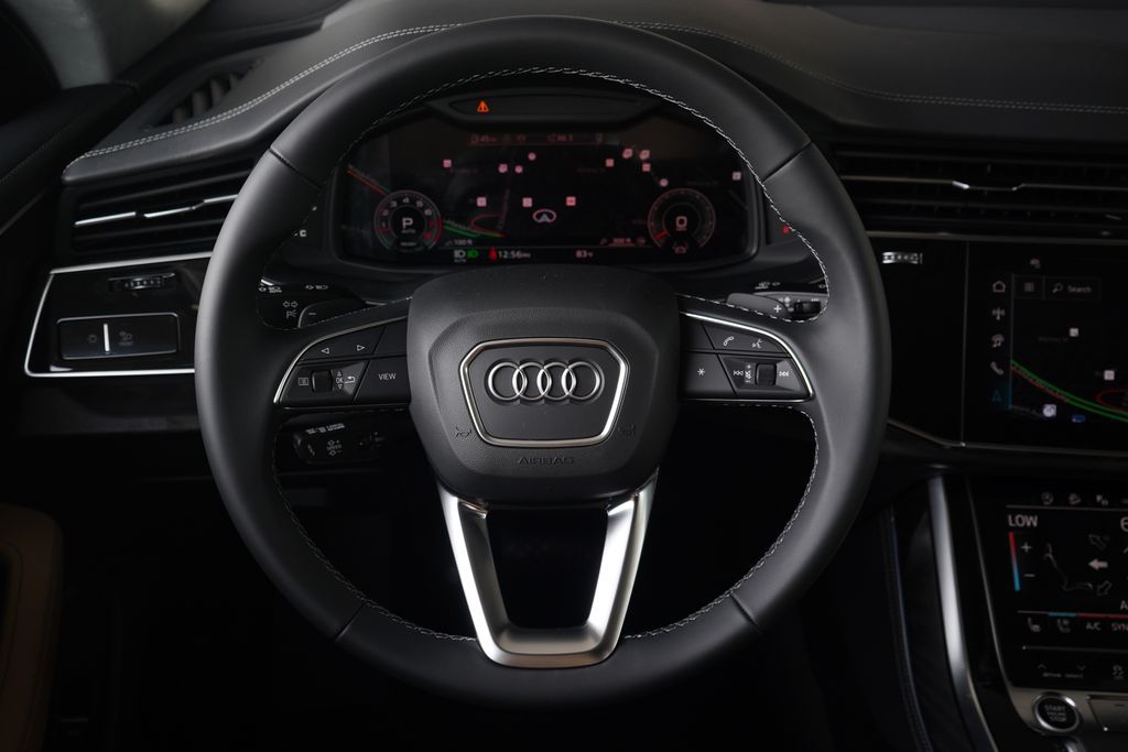 Thumbnail: 2026 Audi Q8 - 10