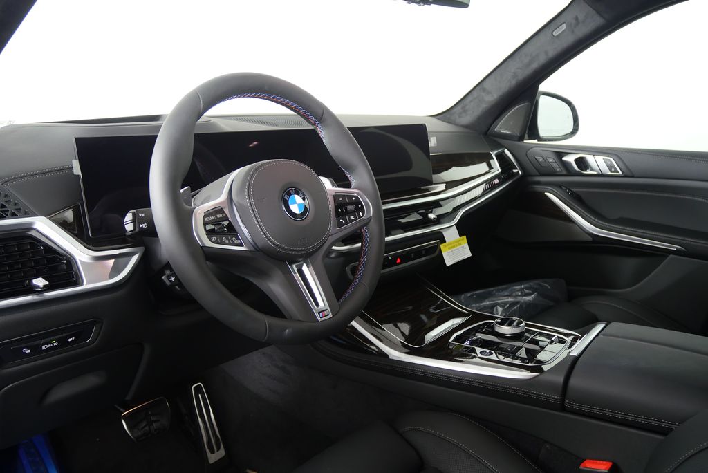 Thumbnail: 2026 BMW X7 - 13