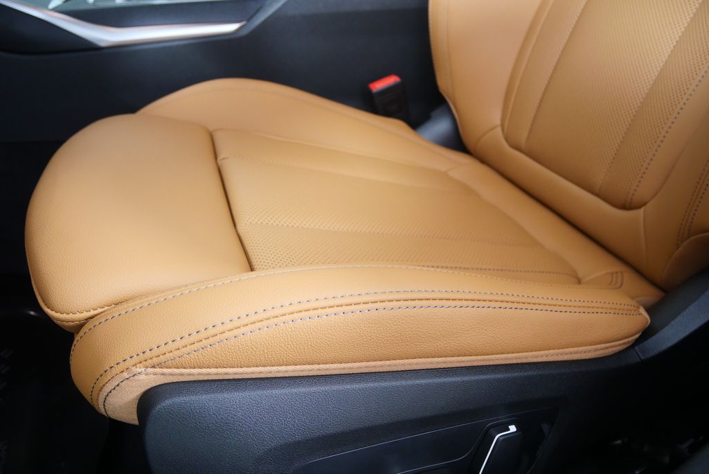 Thumbnail: 2026 BMW 3 Series - 9