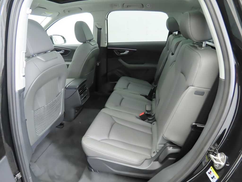 2025 Audi Q7 Premium Plus 23