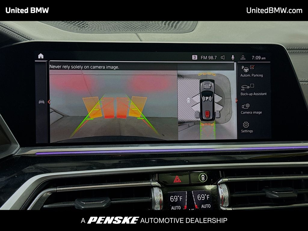 Thumbnail: 2022 BMW X7 - 9