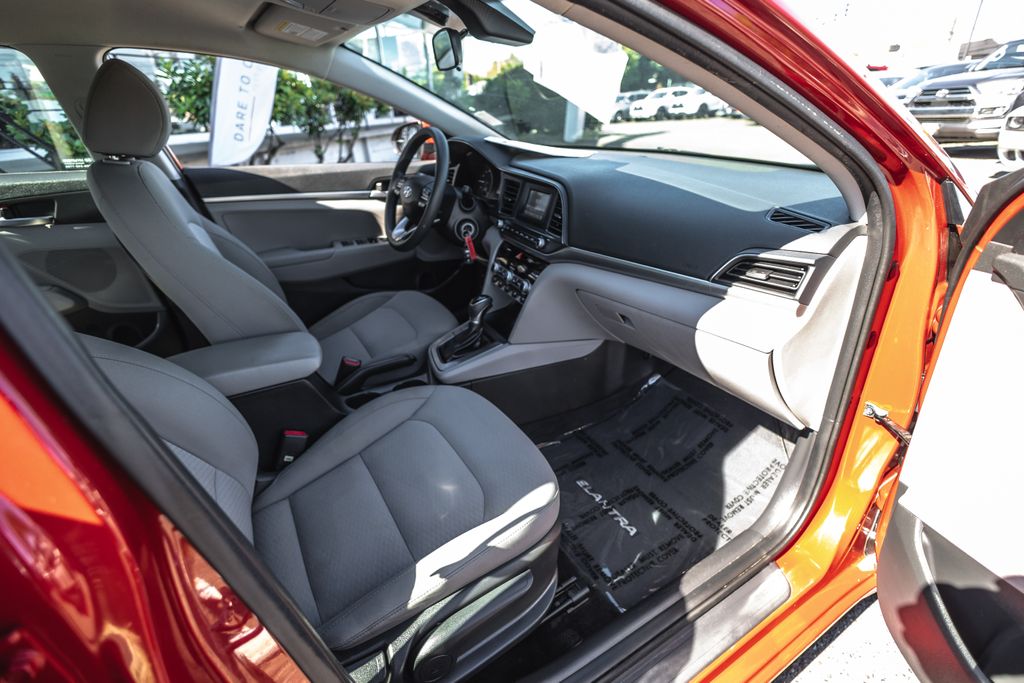 2020 Hyundai Elantra SE thumbnail 23