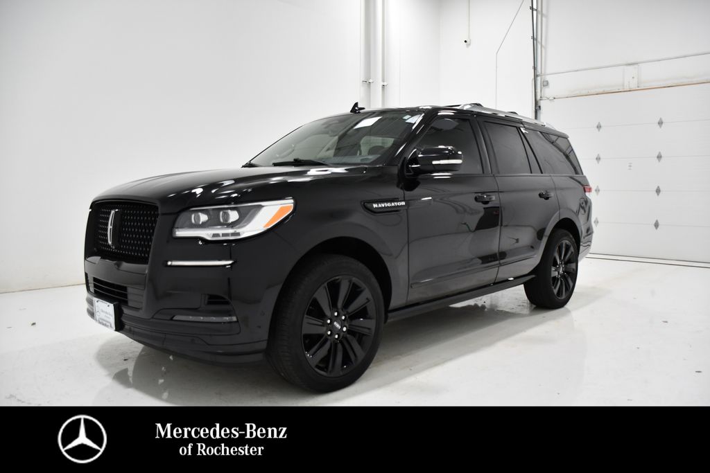 Infinite Black Metallic Clearcoat 2022 Lincoln Navigator SUV / Crossover Four-Wheel Drive Automatic