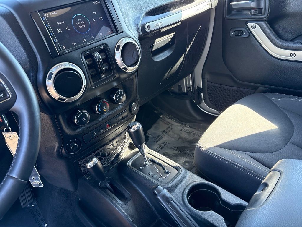 2018 Jeep Wrangler JK Unlimited Sahara