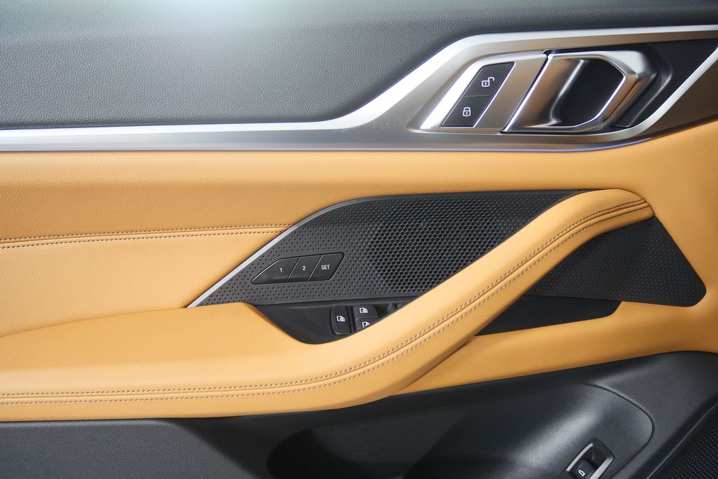 Thumbnail: 2025 BMW i4 - 8