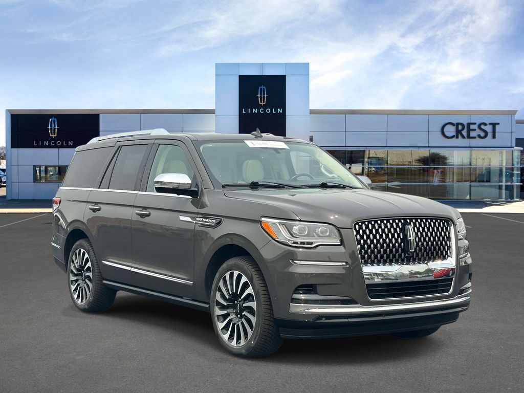 Black (Chroma Caviar Dark Gray Metallic Clearcoat) 2024 Lincoln Navigator SUV / Crossover Four-Wheel Drive Automatic