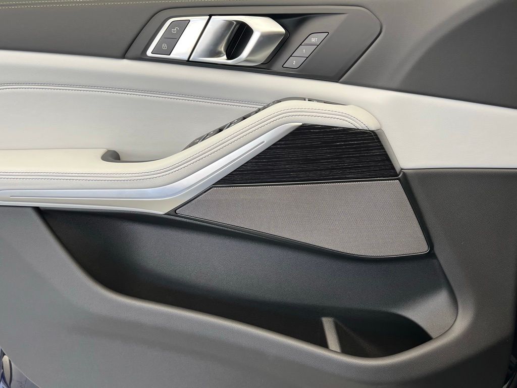 Thumbnail: 2026 BMW X5 - 20