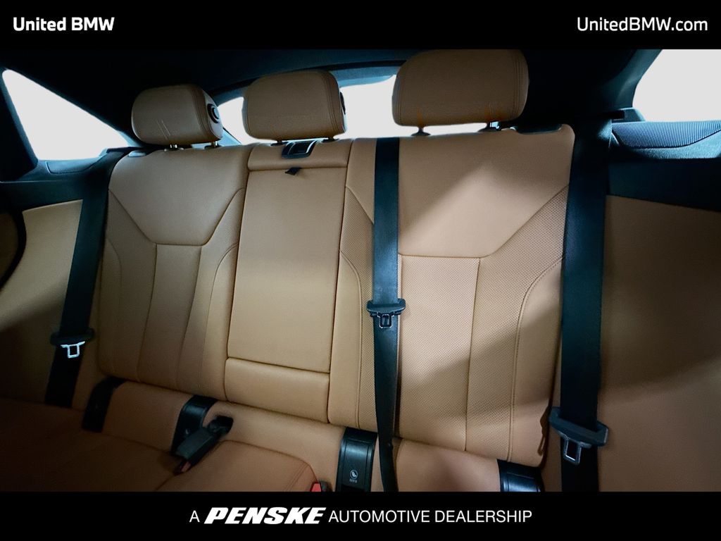 Thumbnail: 2025 BMW 4 Series - 13