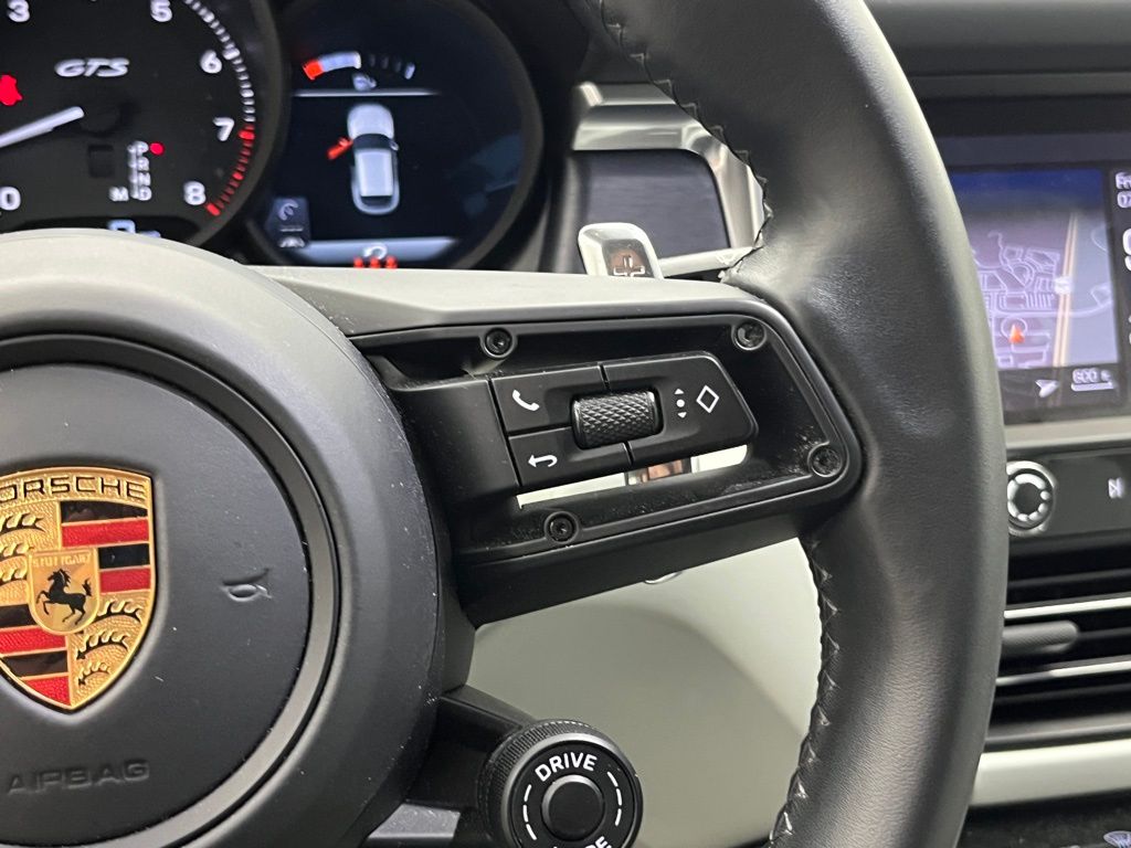 Thumbnail: 2023 Porsche Macan - 14
