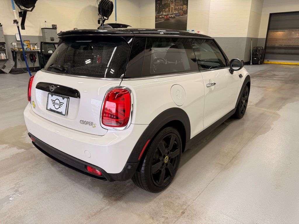 2024 MINI Cooper SE 6