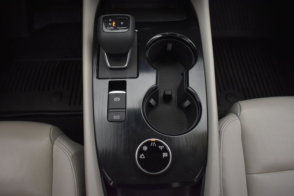 2022 Nissan Rogue SL 29