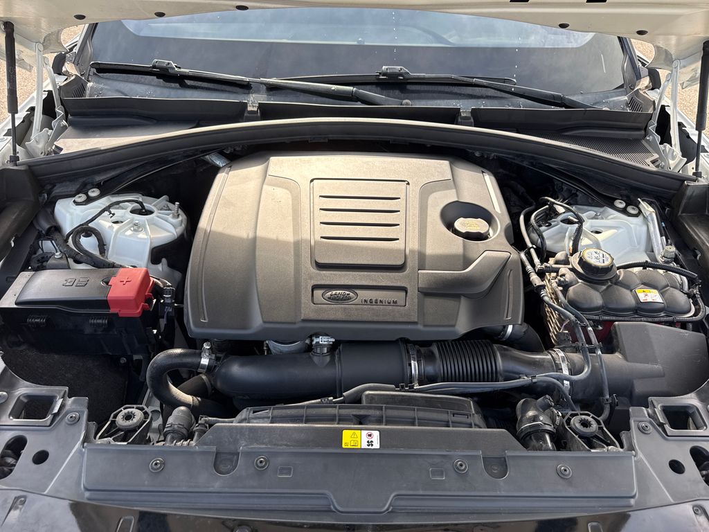 Used 2019  Land Rover SE R-Dynamic image 25
