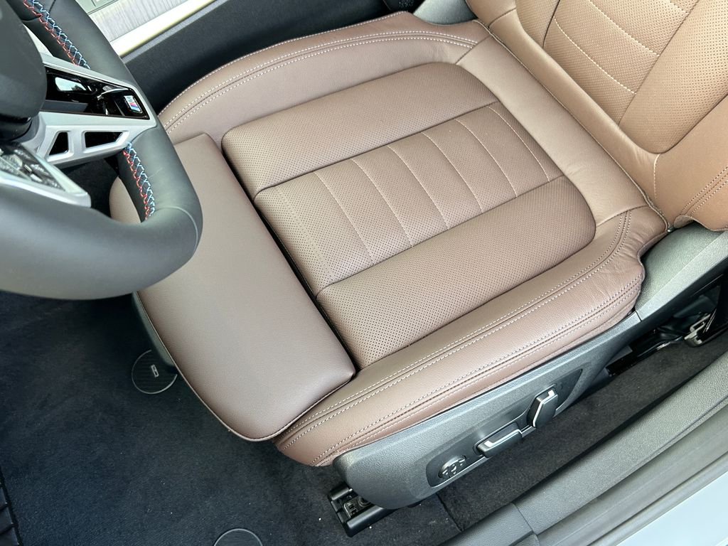 Thumbnail: 2026 BMW i4 - 15