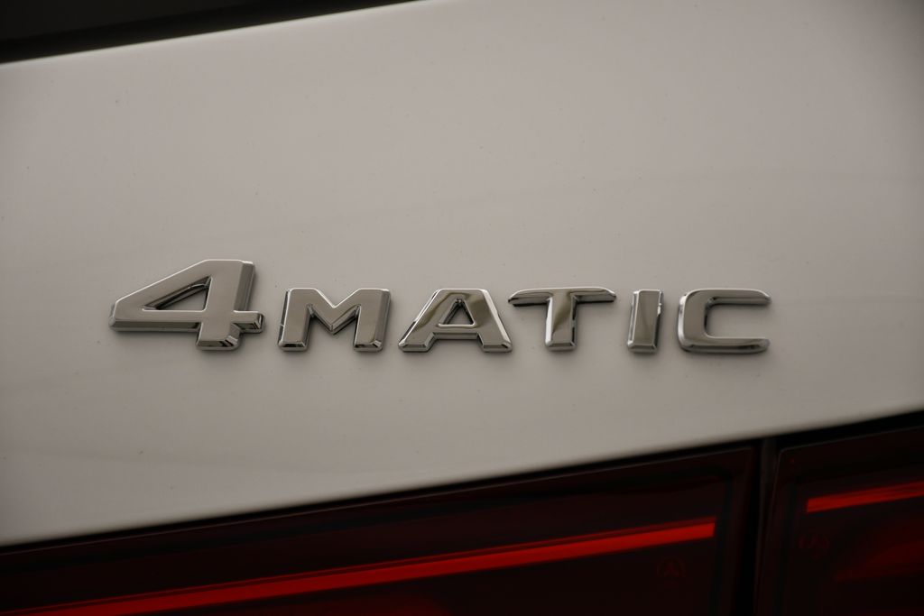 2025 Mercedes-Benz GLA 250 4MATIC 10