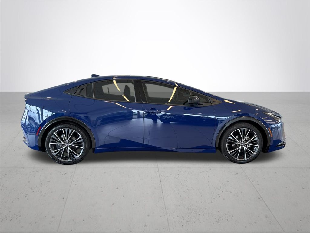 2025 Toyota Prius XLE