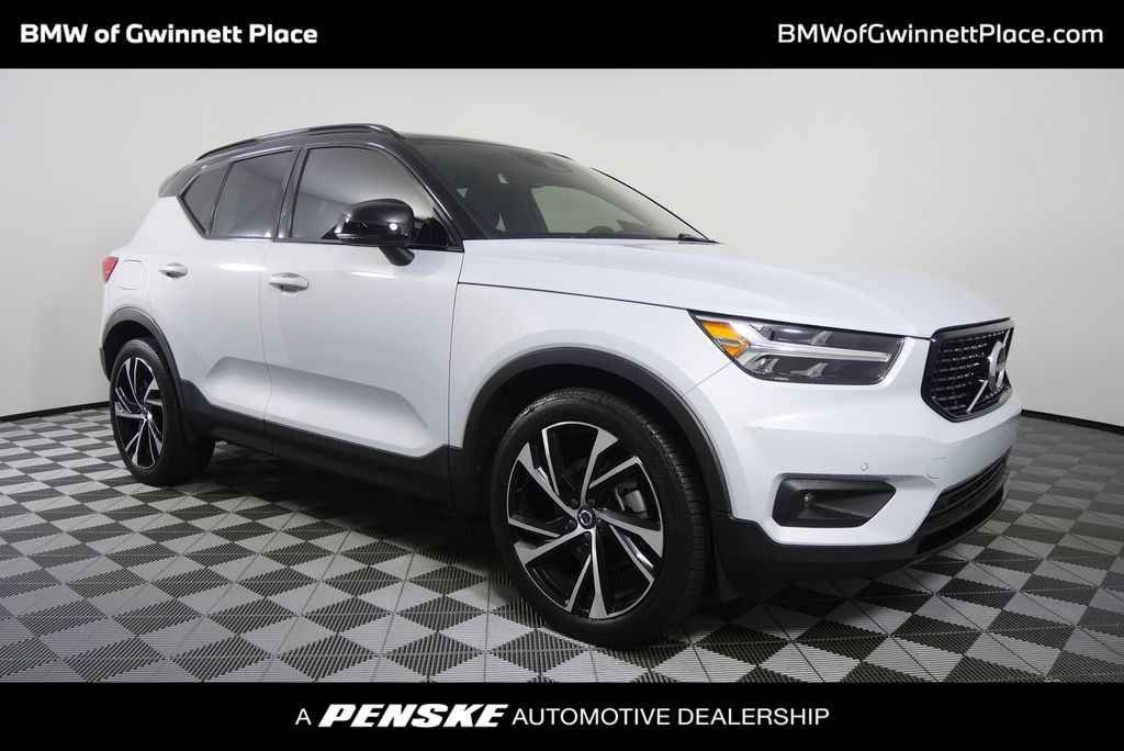 Thumbnail: 2022 Volvo XC40 - 1