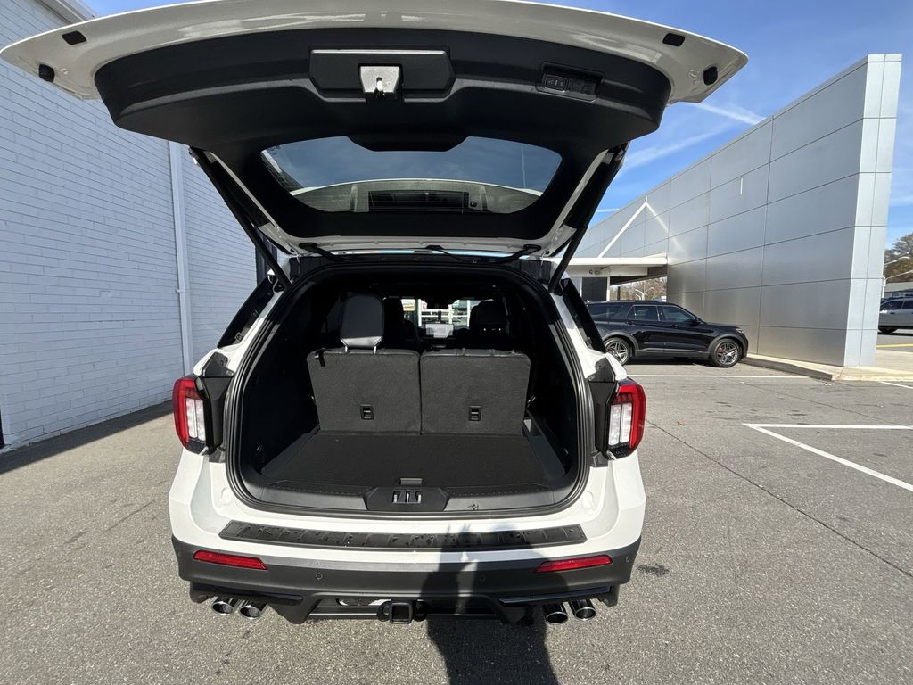 New 2026 Star White Metallic Tri-Coat Ford ST image 21