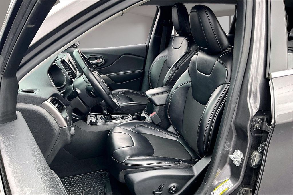 Used 2019 Jeep Cherokee SUV