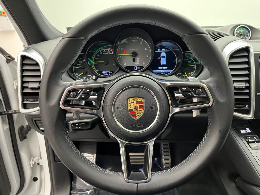 Thumbnail: 2015 Porsche Cayenne - 12