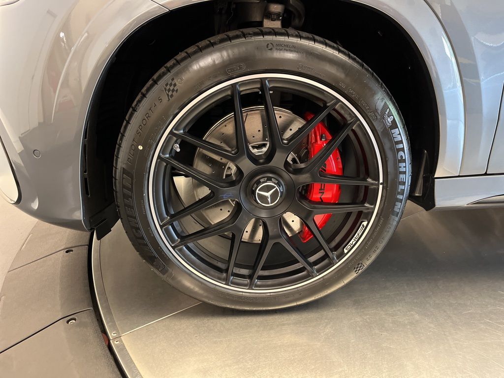 Thumbnail: 2026 Mercedes-Benz GLE - 10