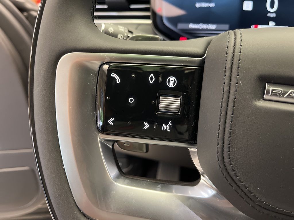 Thumbnail: 2025 Land Rover Range Rover - 15