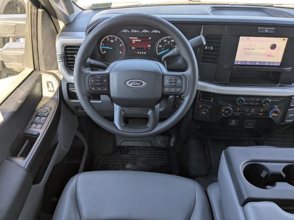 2025 Ford F-350 Chassis XL