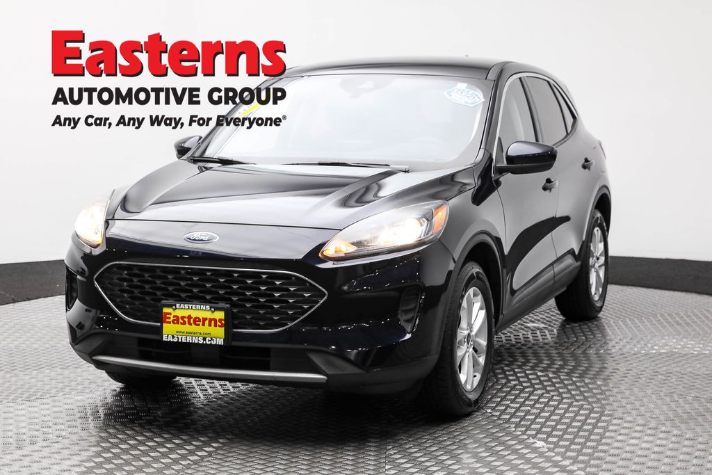 2021 Ford Escape SE's photo