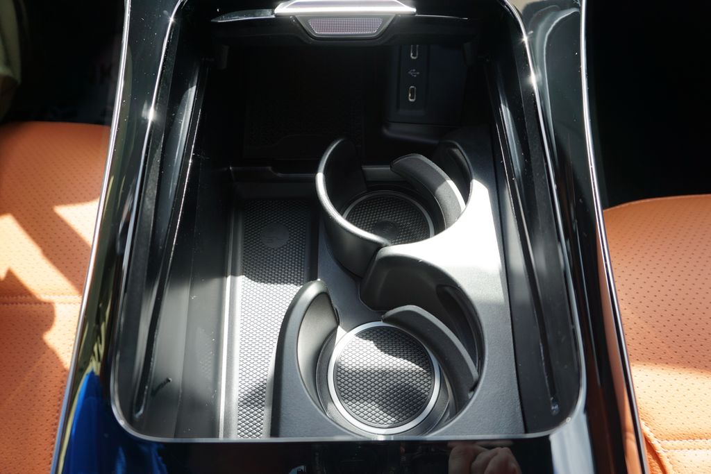 2025 Mercedes-Benz GLC 300 29