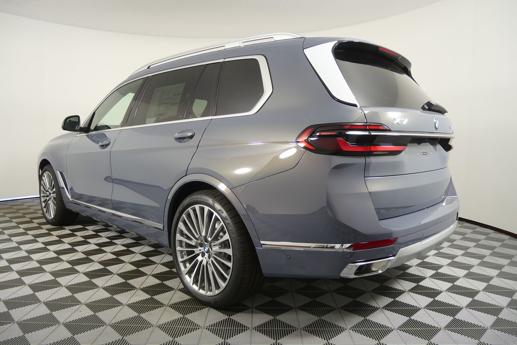 Thumbnail: 2026 BMW X7 - 5