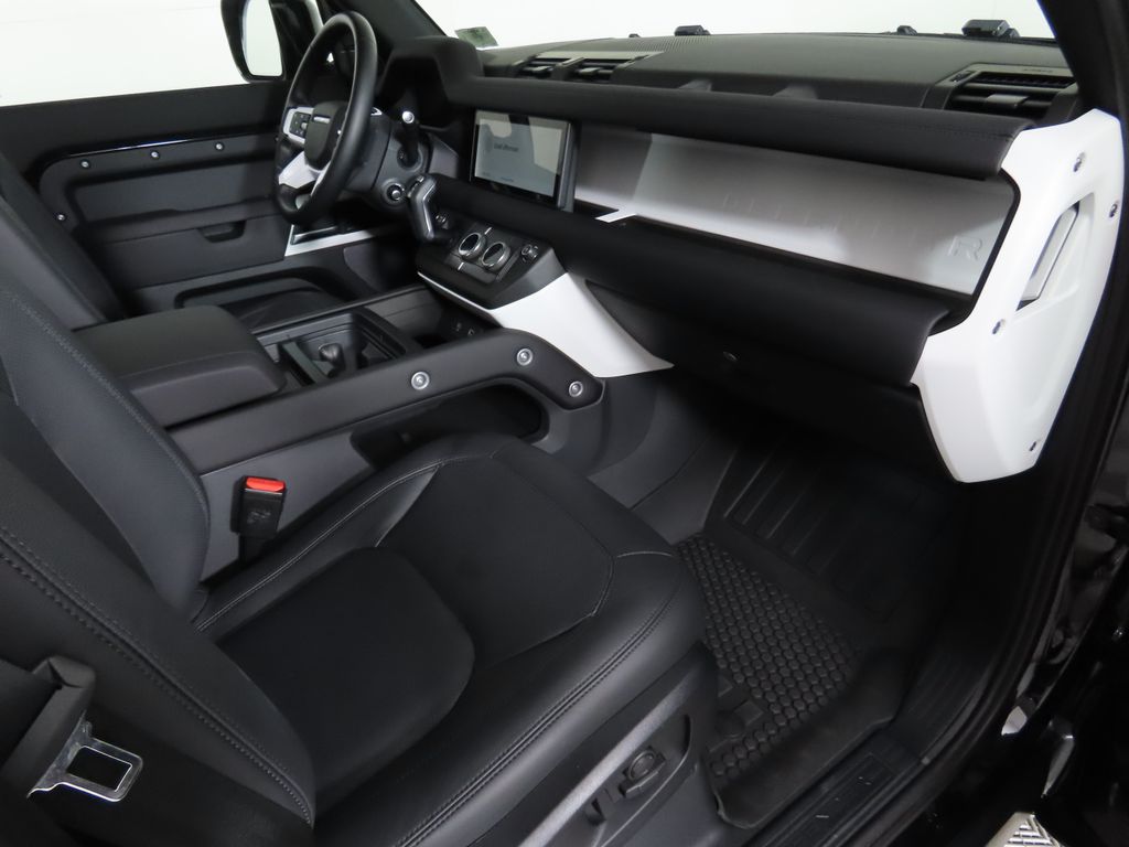 2024 Land Rover Defender 110 18