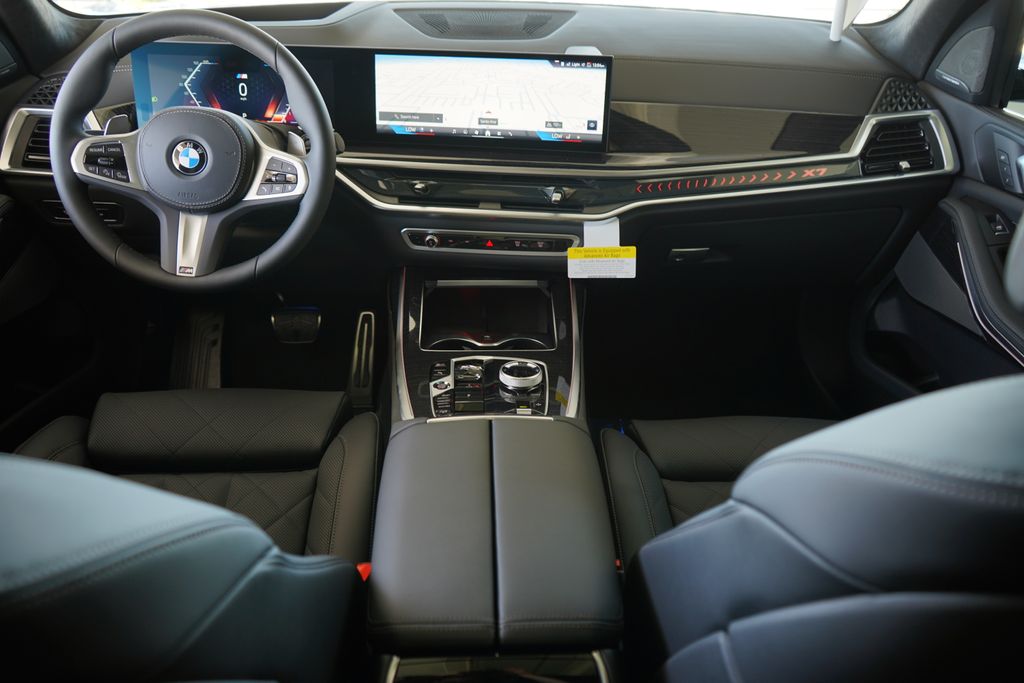 Thumbnail: 2026 BMW X7 - 14