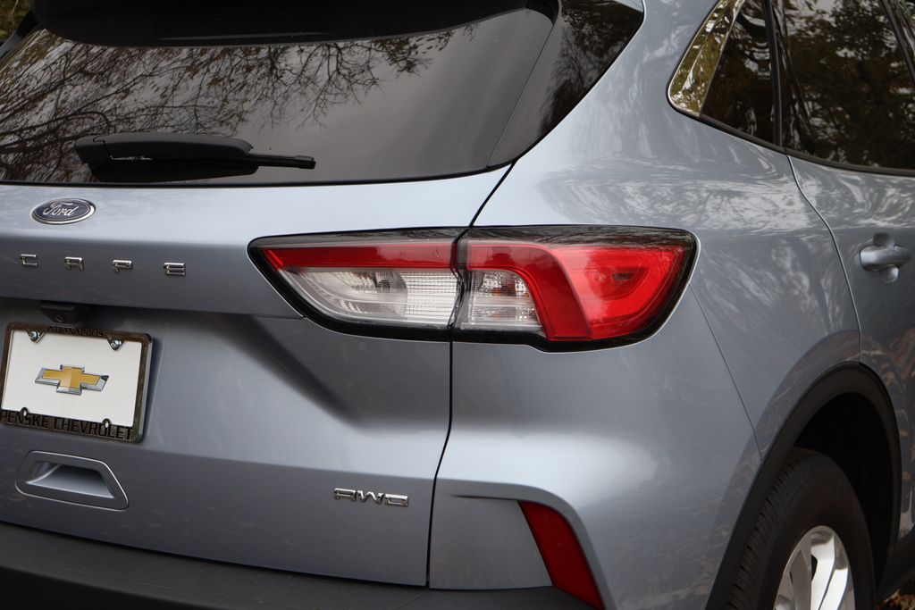 Thumbnail: 2022 Ford Escape - 7