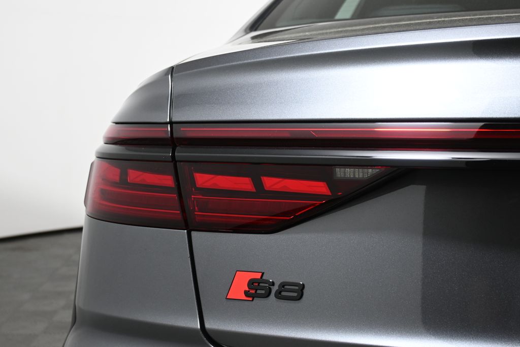 Thumbnail: 2025 Audi S8 - 12