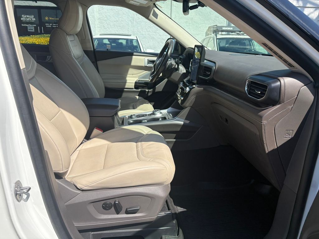 2021 Ford Explorer Platinum