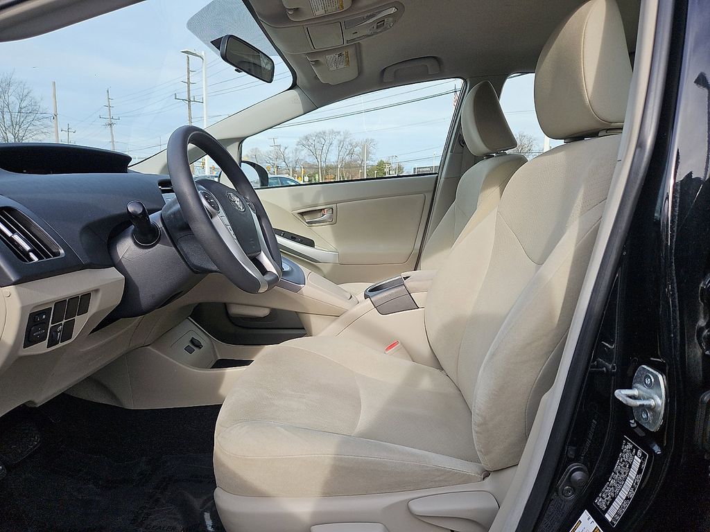 Thumbnail: 2014 Toyota Prius - 14