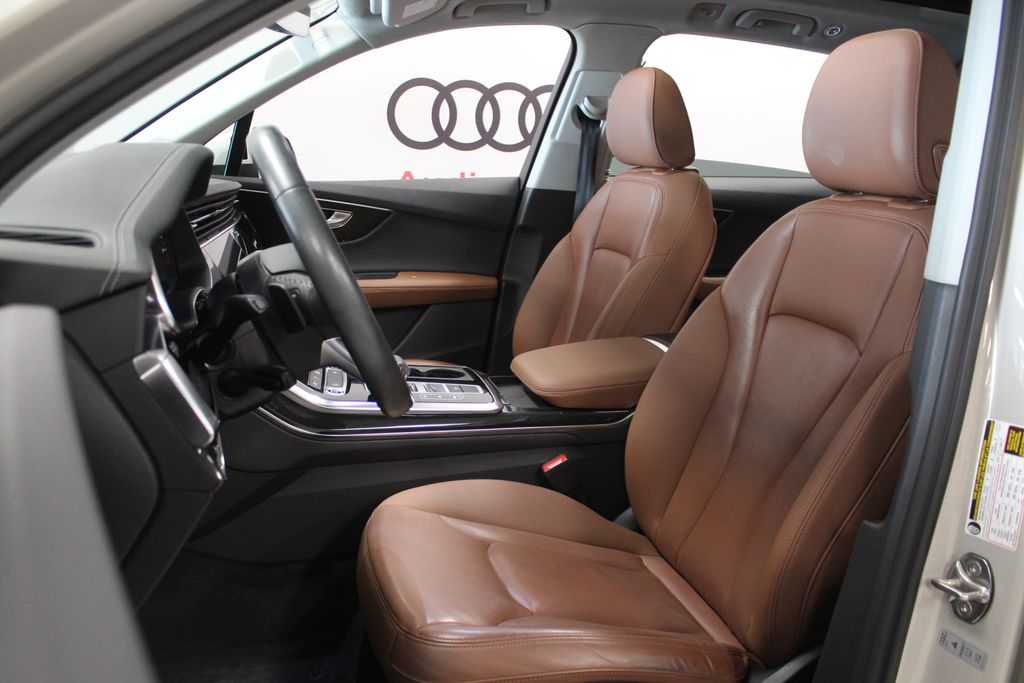 Thumbnail: 2023 Audi Q7 - 12
