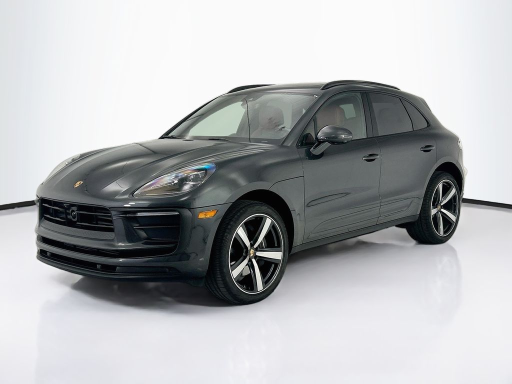 Thumbnail: 2025 Porsche Macan - 1