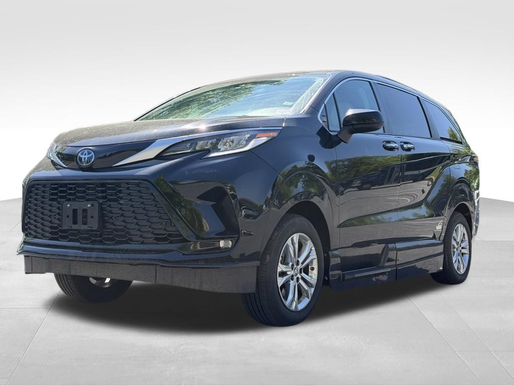 2023 Toyota Sienna XSE