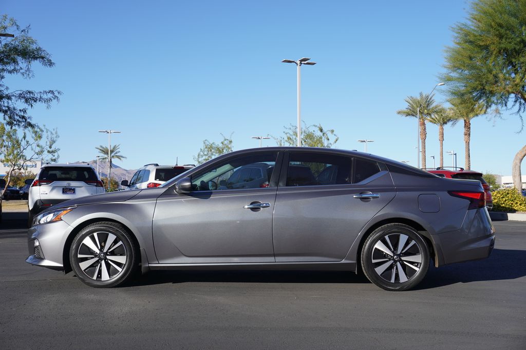 2022 Nissan Altima 2.5 SV 2