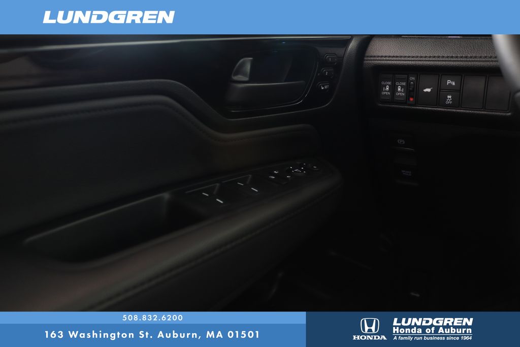 Used 2025 Honda Odyssey Van