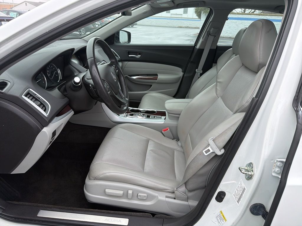 Thumbnail: 2017 Acura TLX - 17