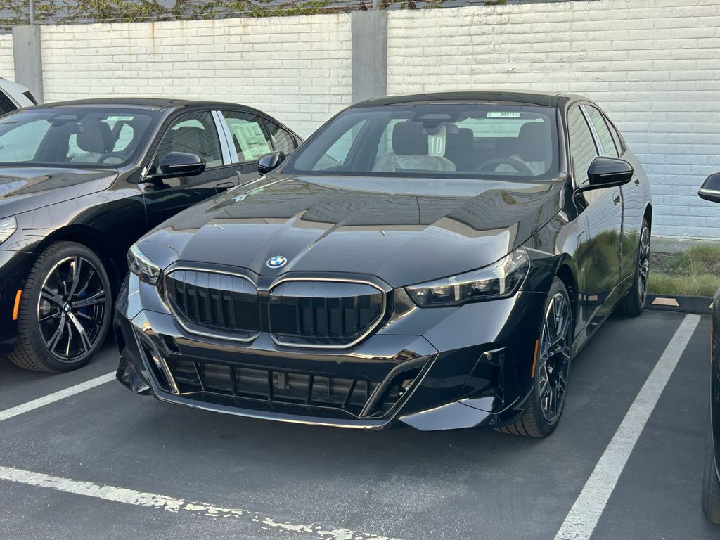 Thumbnail: 2026 BMW 5 Series - 2