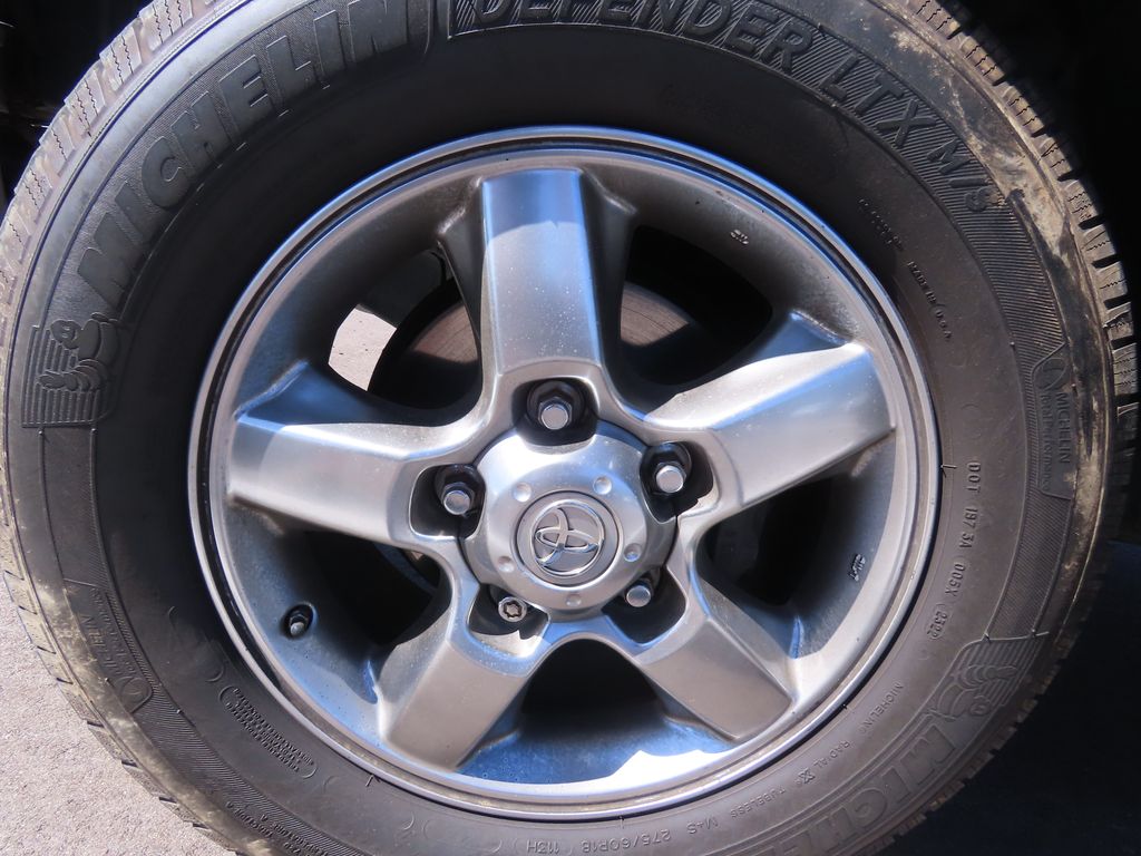 Thumbnail: 2006 Toyota Land Cruiser - 15