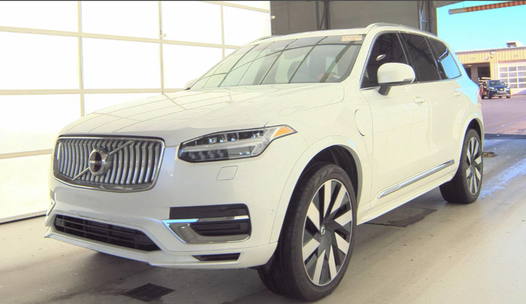 2024 Volvo XC90 Recharge Plug-In Hybrid T8 Plus Bright Theme 7 Passenger
