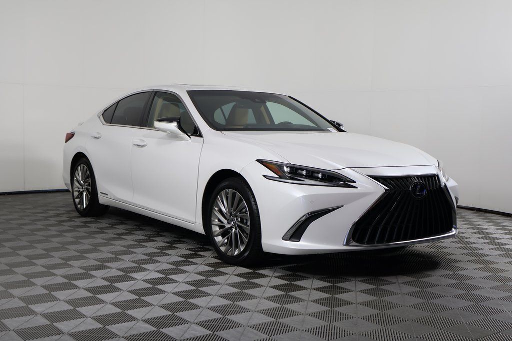 Thumbnail: 2022 Lexus ES - 3