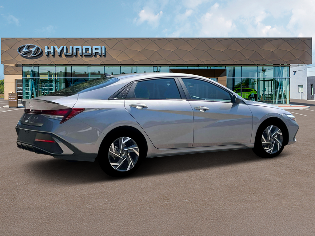 2025 Hyundai Elantra Sport 8