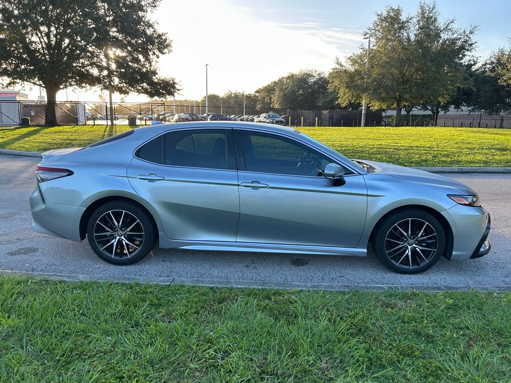 Thumbnail: 2022 Toyota Camry - 6